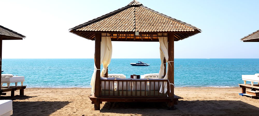 Strandbedden op het strand van Belek