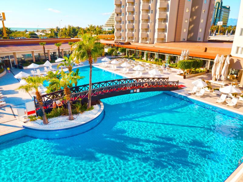 Hotel Grand Park Lara