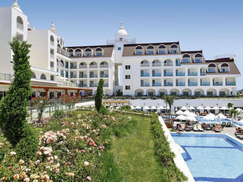 Hotel Side Crown Serenity