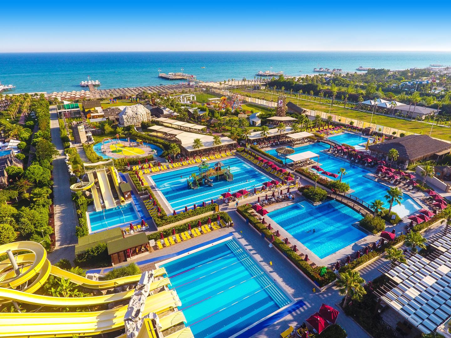 8 daagse vliegvakantie naar Aska Lara Resort en Spa in lara, turkije