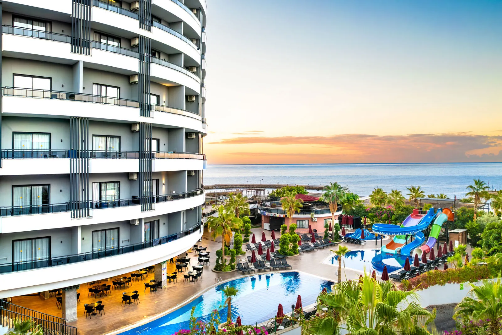 NoxInn Deluxe Hotel