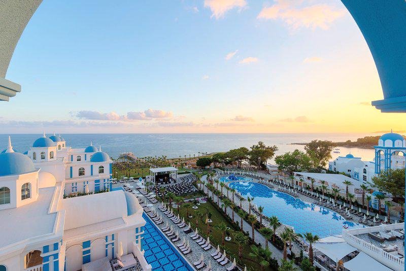 Rubi Platinum Spa Resort en Suites