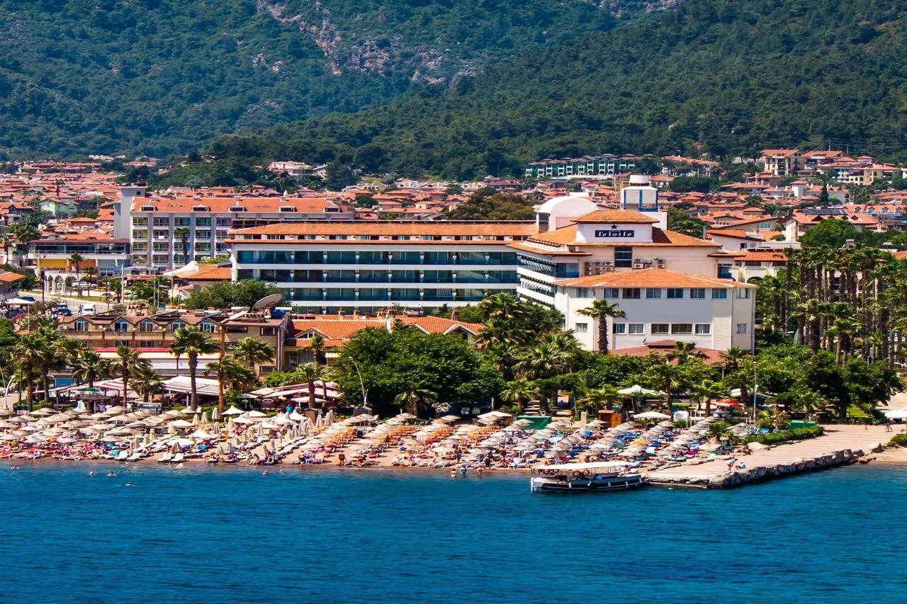 L'Etoile Beach Hotel